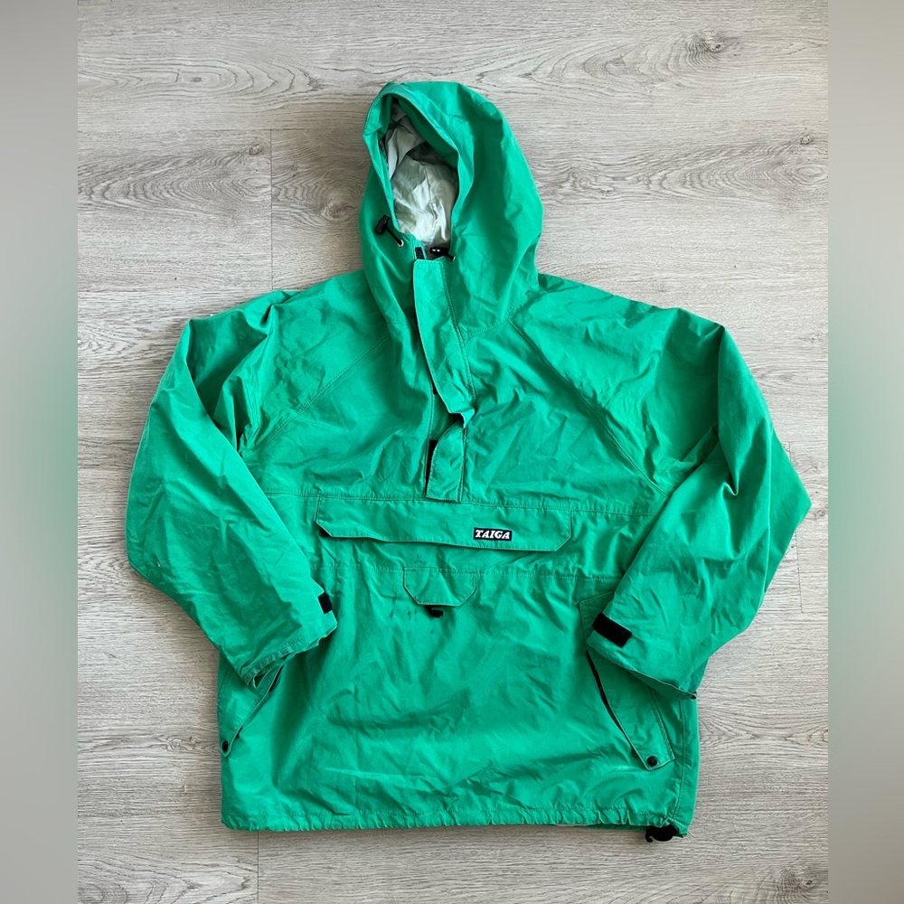 GORE-TEX TAIGA Bright Green Windbreaker